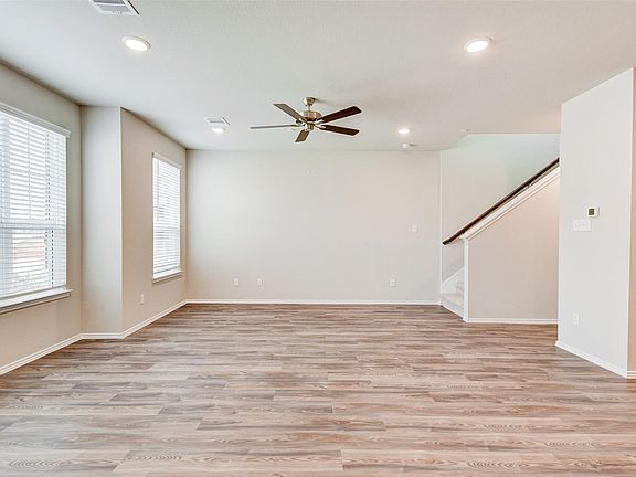 5th image of 11938 Amber Oak Way