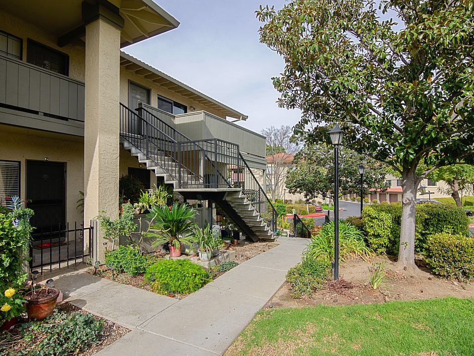 1st image of 259 Kenbrook Cir