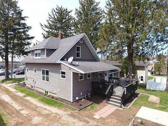 3rd image of 203 W Ave S