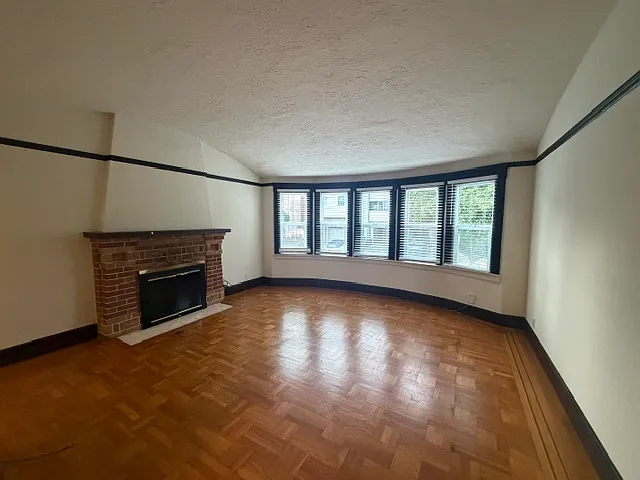 4 bed, 1150 sqft, $5,500 — Photo 2