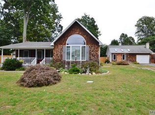 69 Locust Dr, Kings Park, NY 11754