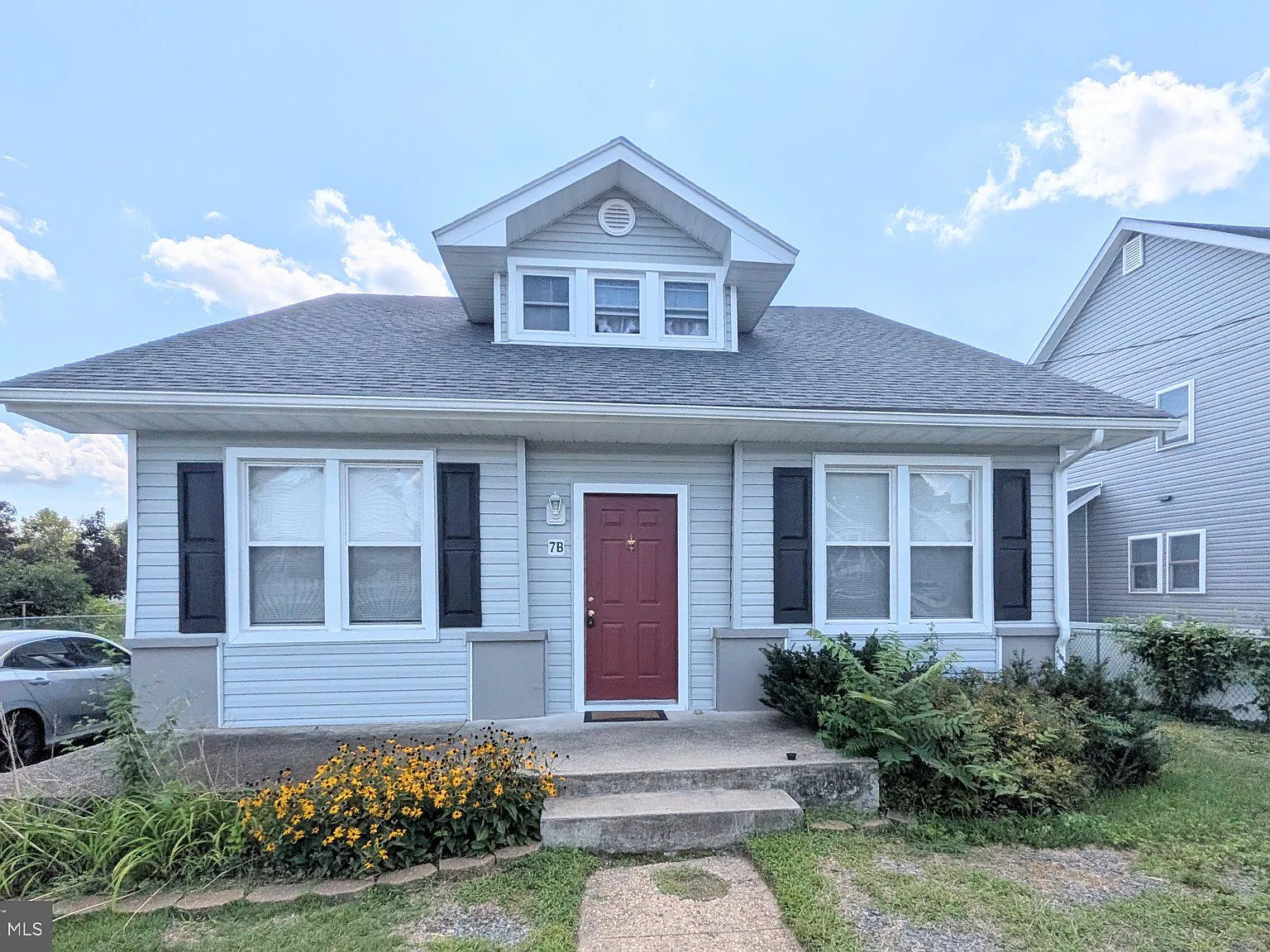 3 bed, 2.0 bath, 1306 sqft, $2,700 — Photo 1