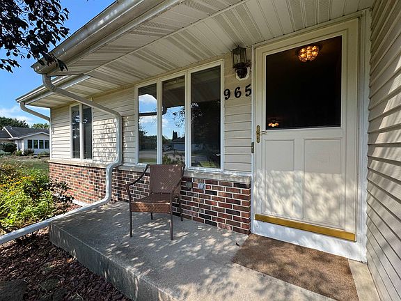3rd image of 965 N Wuthering Hills Dr #A