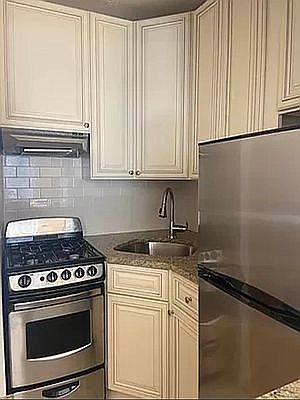 3rd image of 343 W 14th St #3FE
