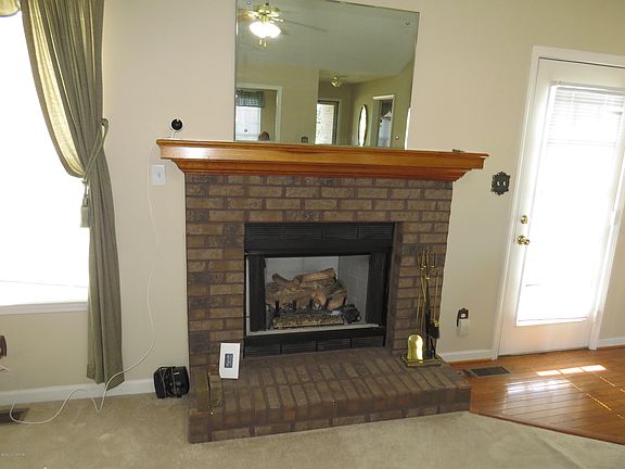 3rd image of 3232 Bluegrass Dr
