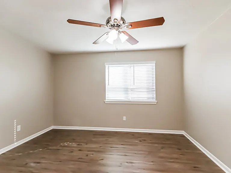 10015 Waving Fields Dr — Photo 13