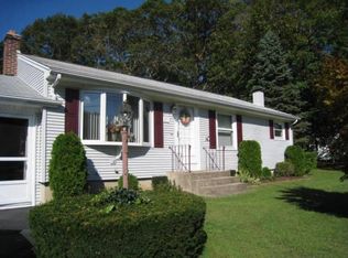 25 Colvin St, Scituate, RI 02831