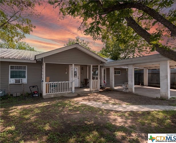 105 W Senterfitt St, Lometa, TX 76853 Zillow