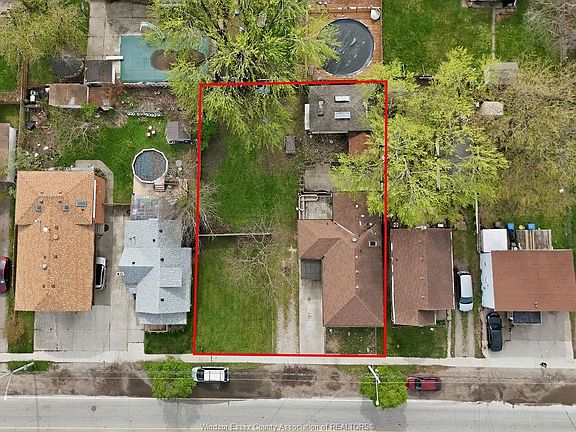 4th image of 2417 Pillette Rd