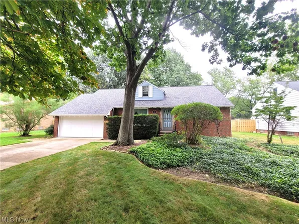 1815 Sunset Dr, Richmond Heights, OH 44143