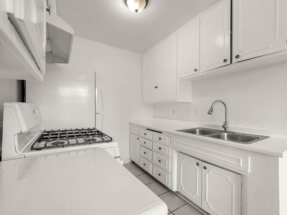 1st image of 1980 Harbor Ave #3B-1Ba-1000Sqft