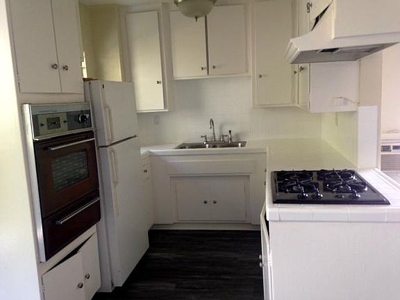3rd image of 929 N Stanley Ave APT 2