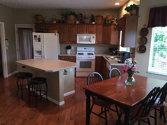 5th image of 313 Penwood Ct