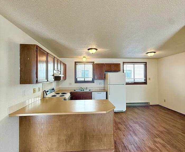 4914 Basswood Dr — Photo 10