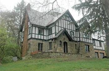 1st image of 3915 Ledgewood Dr