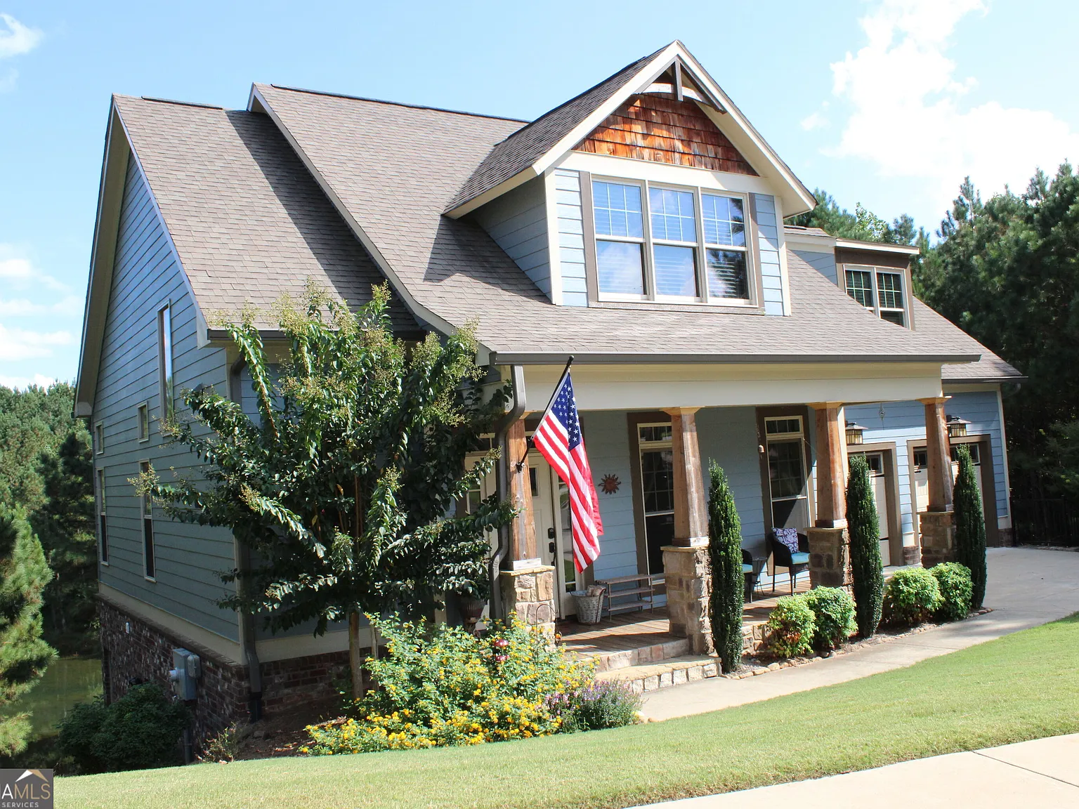 5 bed, 5.0 bath, 5683 sqft, $3,800 — Photo 2