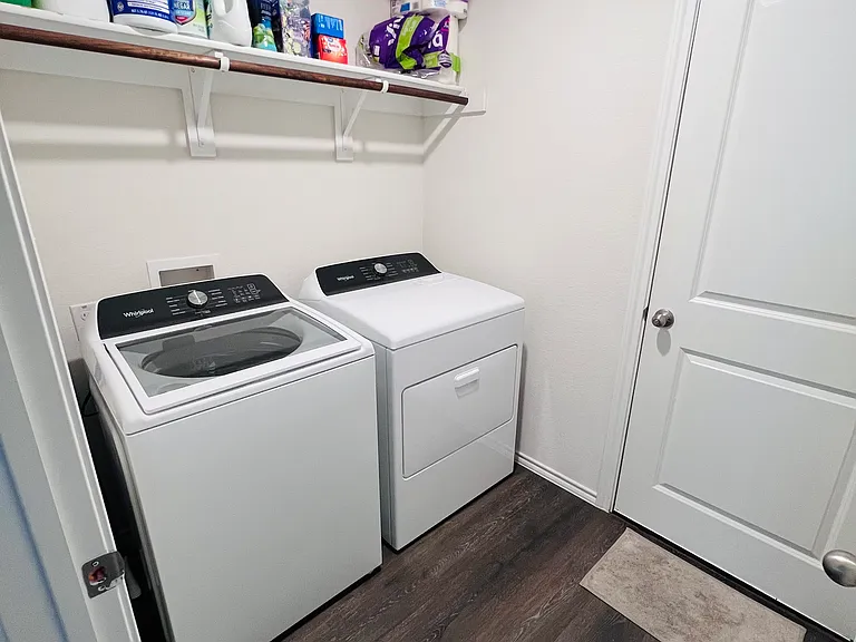 724 Glover Dr — Photo 4