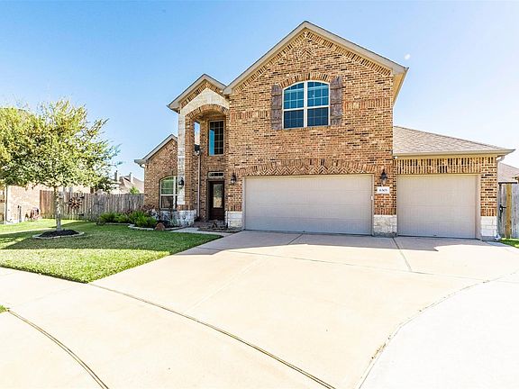 3rd image of 6303 Wood Creek Ln