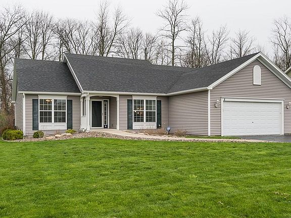 2nd image of 8 Blue Mountain Dr