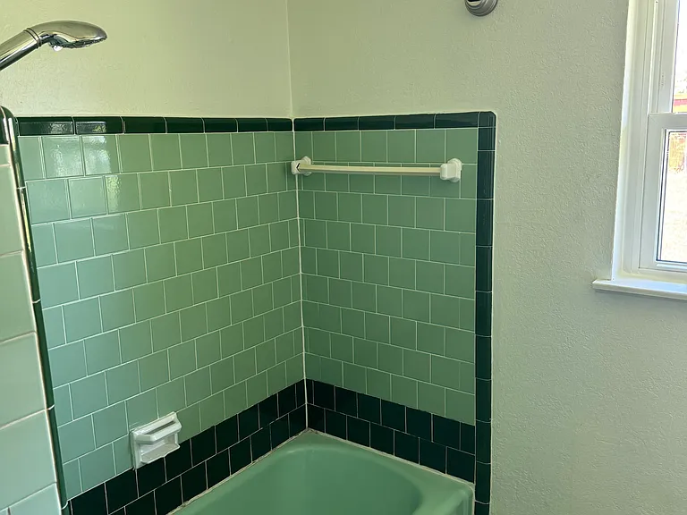 946 Stonecrest Dr — Photo 12