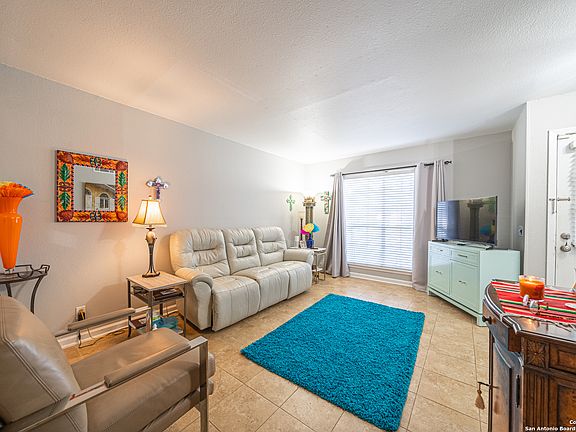 5th image of 3231 Castledale #43