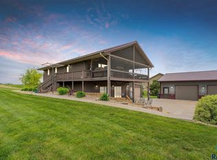45128 262nd St, Canistota, SD 57012