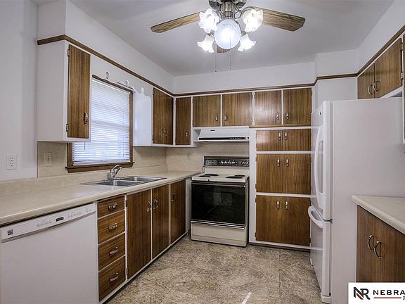 3rd image of 6139 Manderson St