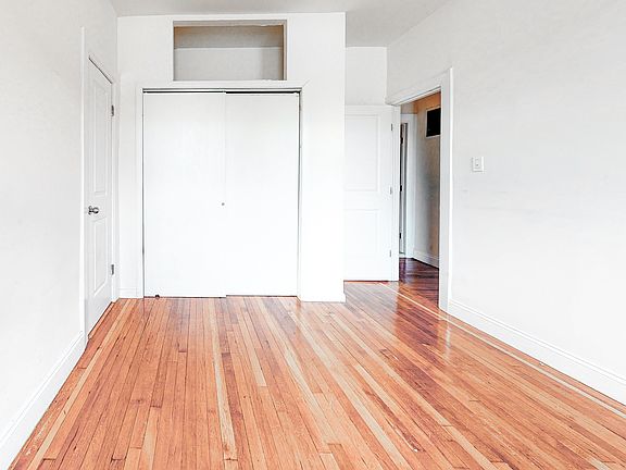5th image of 4848 Broadway #2L