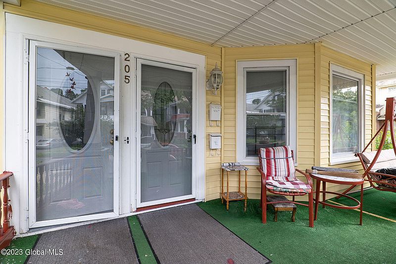 4th image of 205 Elmer Avenue