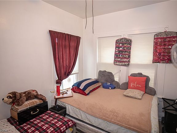 4th image of 1132/1134 E 168th St