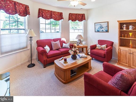 2nd image of 3433 Turnberry Ct