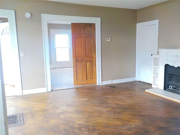 4th image of 101 W Academy St