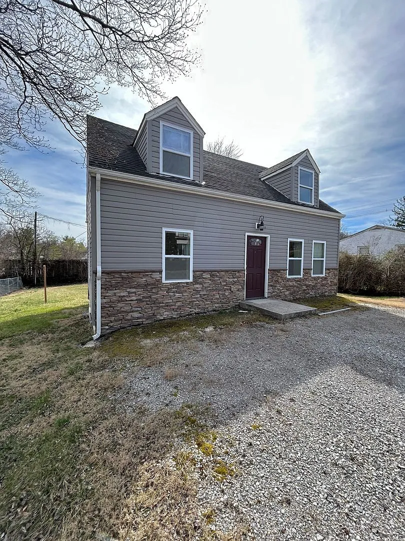 Spacious 4-bedroom, 2-bath Home Located near Virginia Tech & Downtown Blacksburg — Photo 2