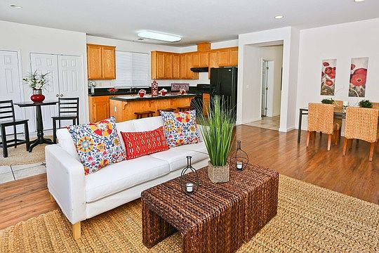 3rd image of 4375 Glen Canyon Cir