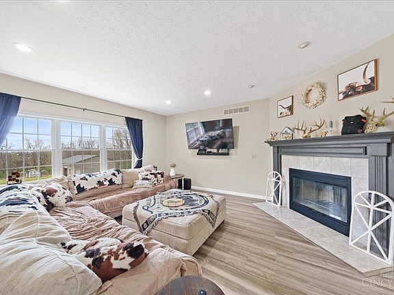 4th image of 1034 Hill Top Ln