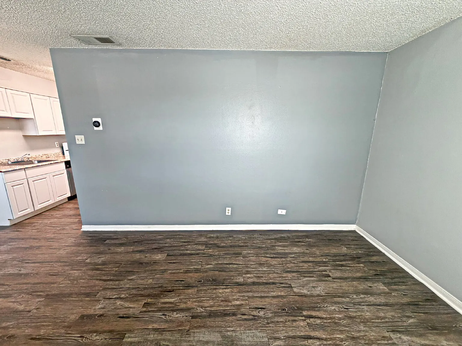 2 bed, 1.0 bath, 703 sqft, $950 — Photo 3