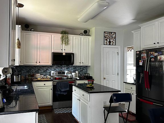 5th image of 8280 Chatham Oaks Dr