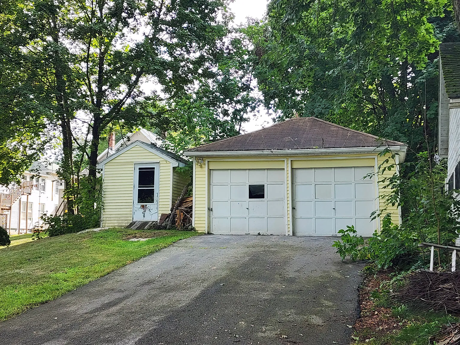 3 bed, 1000 sqft, $2,400 — Photo 3