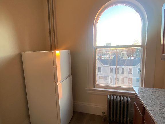 5th image of 2 Ware St APT 404