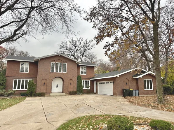 806 Wildwood Ct, Oak Brook, IL 60523