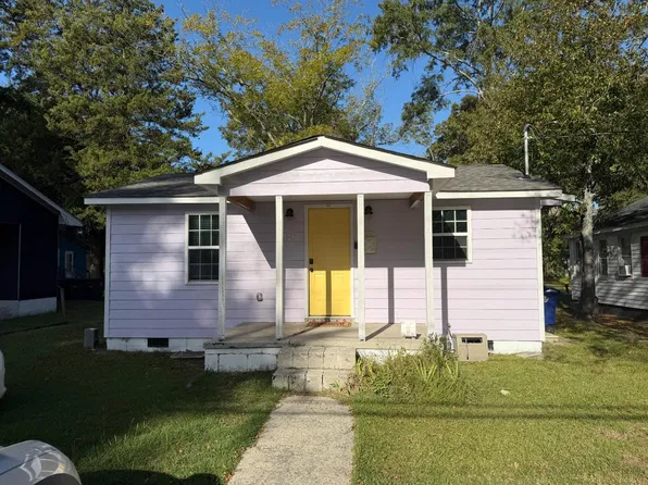 416 S Wooten St, La Grange, NC 28551