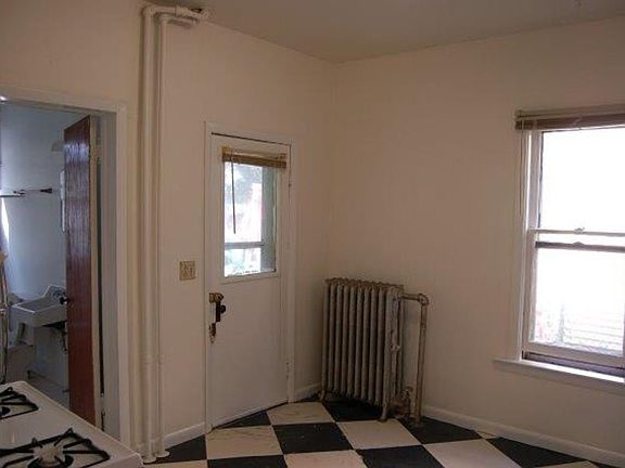 5th image of 2034 Rusk St #2