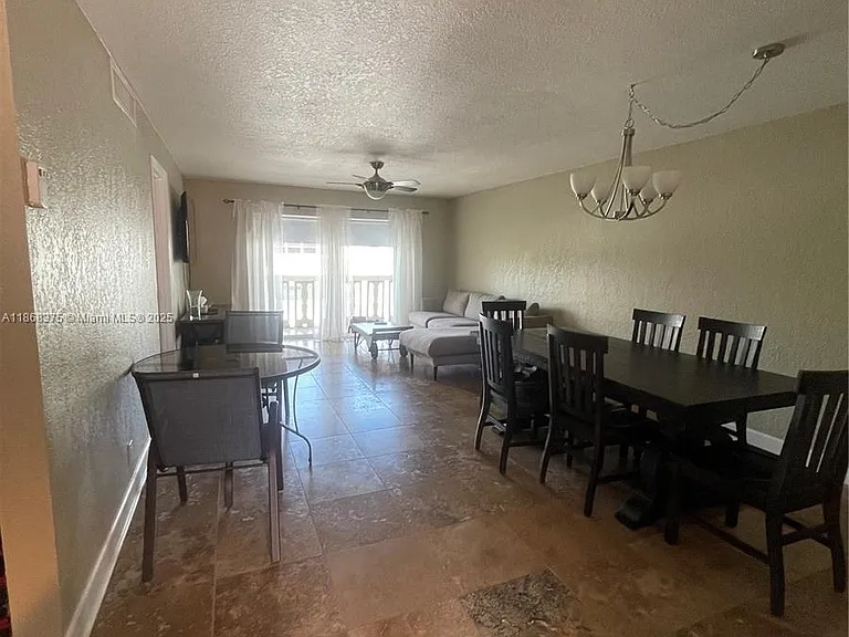 410 SE 2nd St #422 — Photo 2