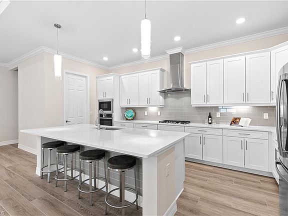 4th image of 14571 Blue Bay CIR