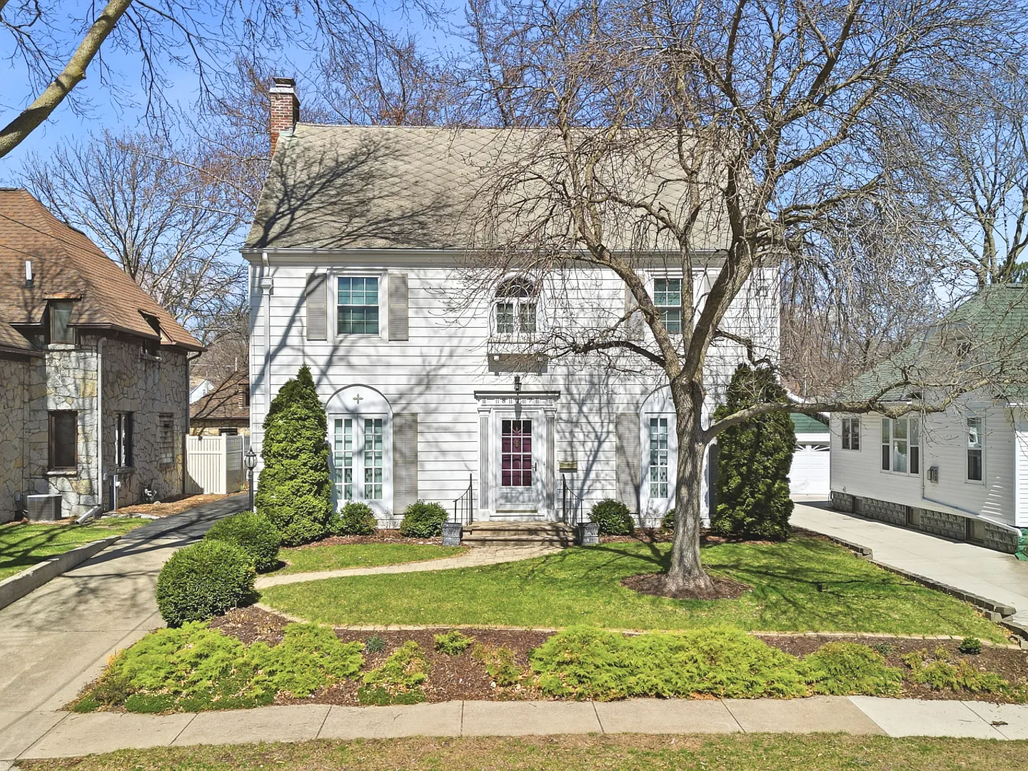 807 E Fellows St photo 1
