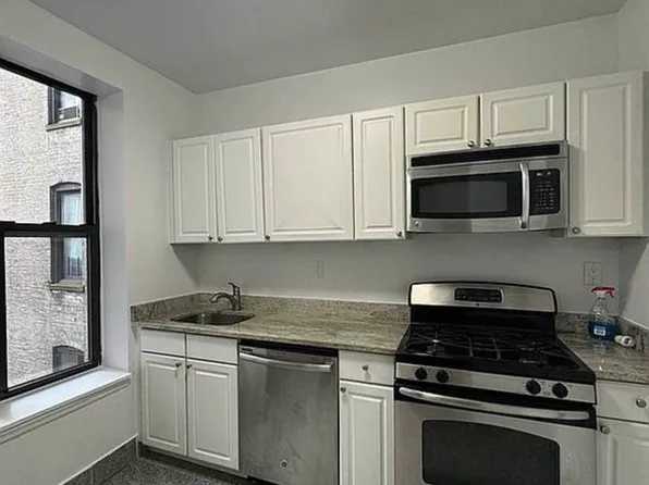 838 Riverside Drive image 1 of 10