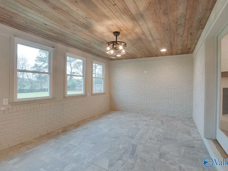 2042 Rosebury Ln SW — Photo 15