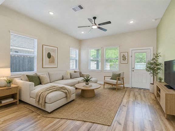 4th image of 21627 Alberta Forest Cir