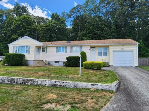 8 Rose Hill Dr, Johnston, RI 02919