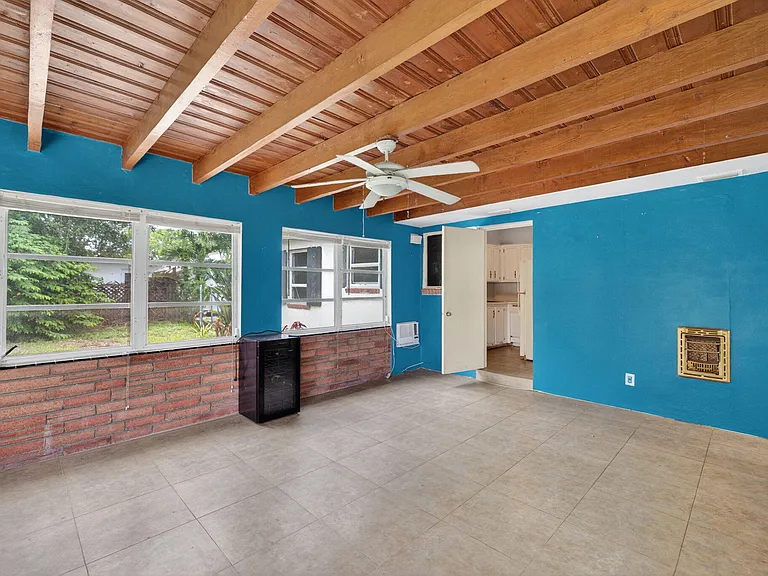841 SW 18th Ct — Photo 27